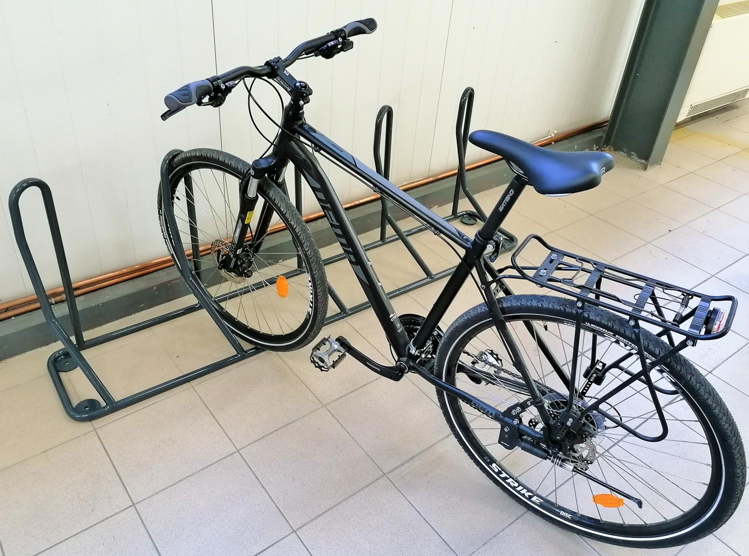 Bike floor stand